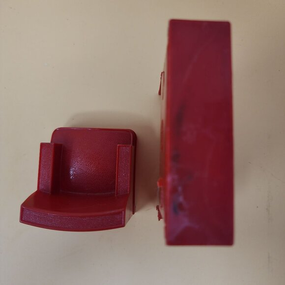 Vintage Superior Dollhouse Furniture Set Red&Yellow With 3 Wine Goblets Plastic - Picture 8 of 13